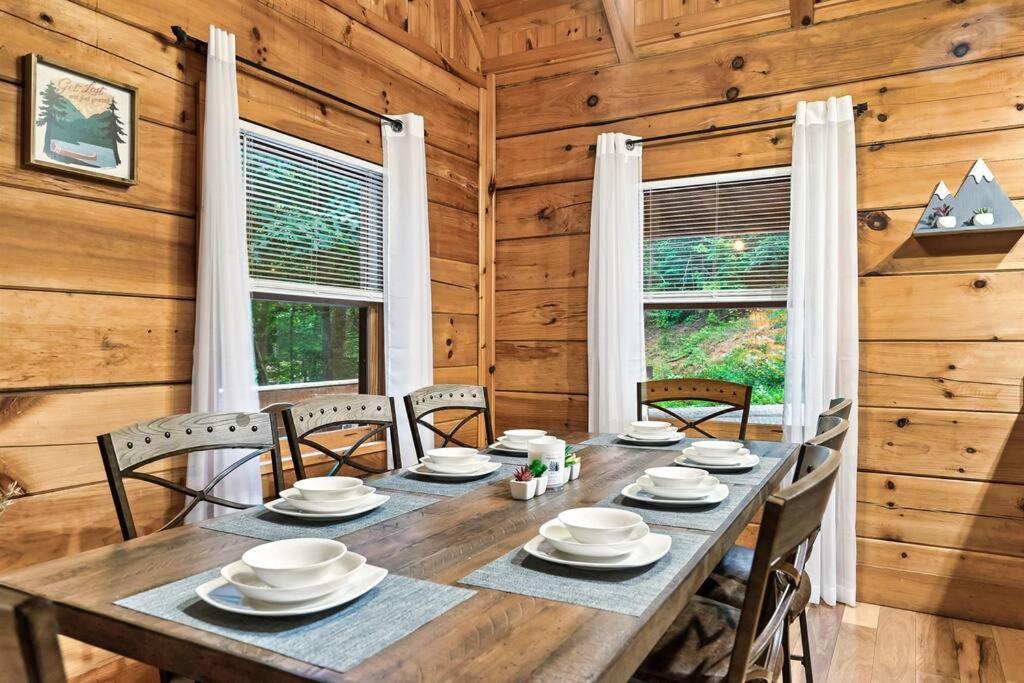 Вилла Lazy Fox Retreat Севьервилл Экстерьер фото