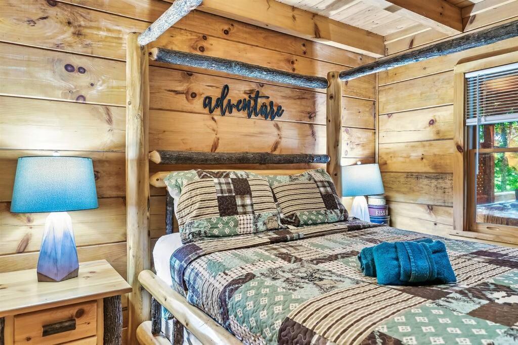 Вилла Lazy Fox Retreat Севьервилл Экстерьер фото